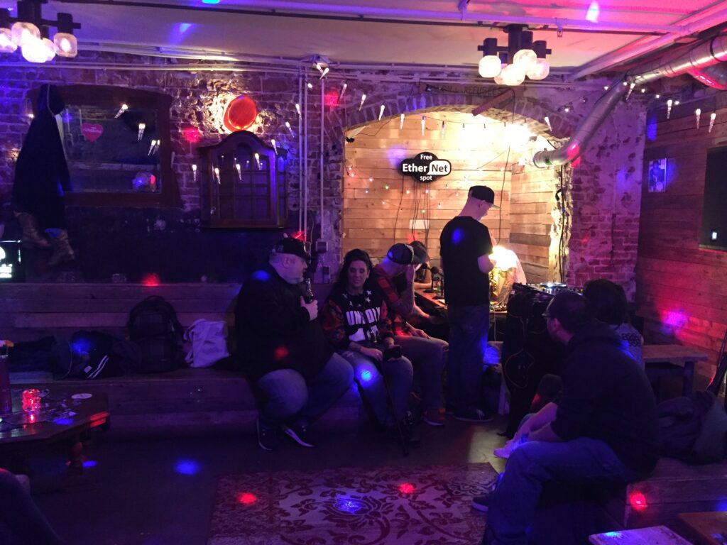 Wunderbar is open all week!