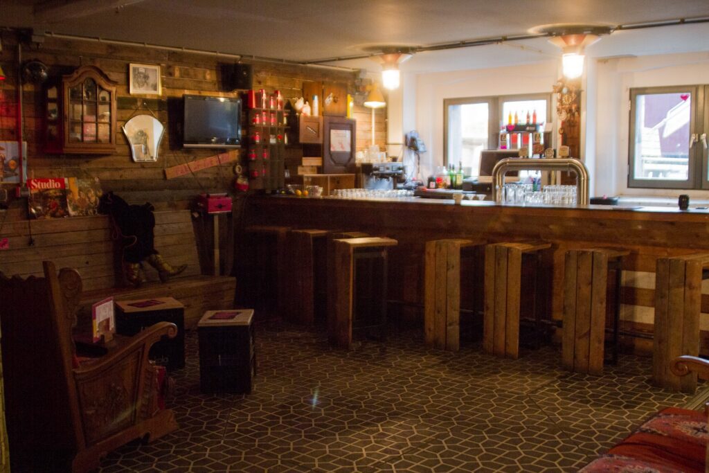 Wunderbar is open all week!
